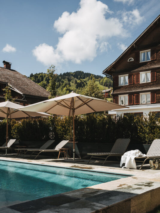 Österreich  - Im Gasthof Hirschen gibt's jetzt einen Pool